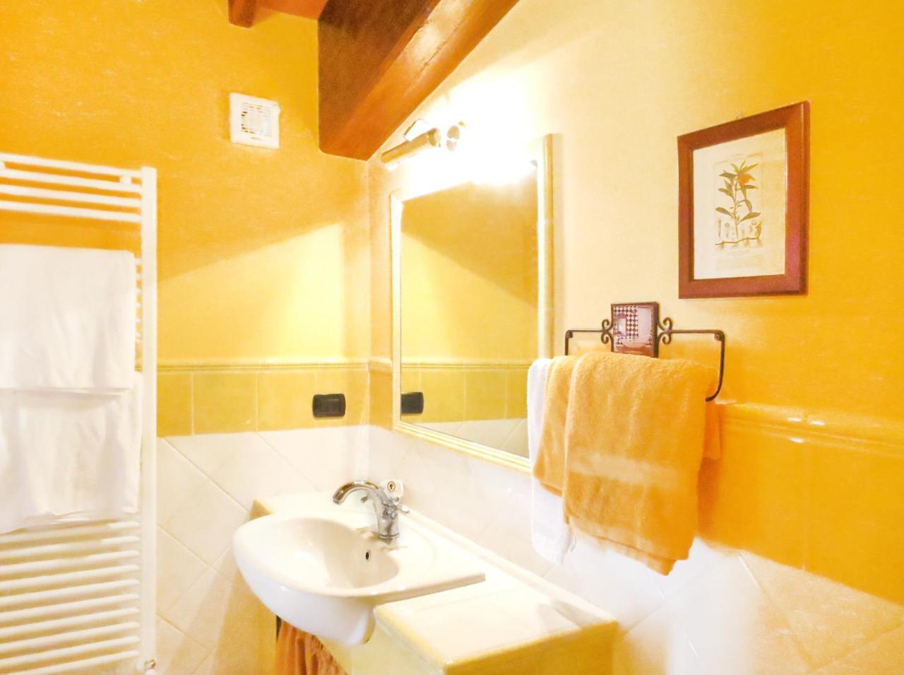 Villa Profidia Grutti Bagian luar foto